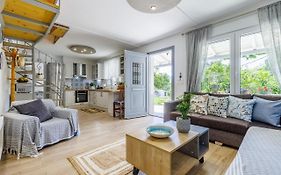 Karderina Cozy Cottage By The River